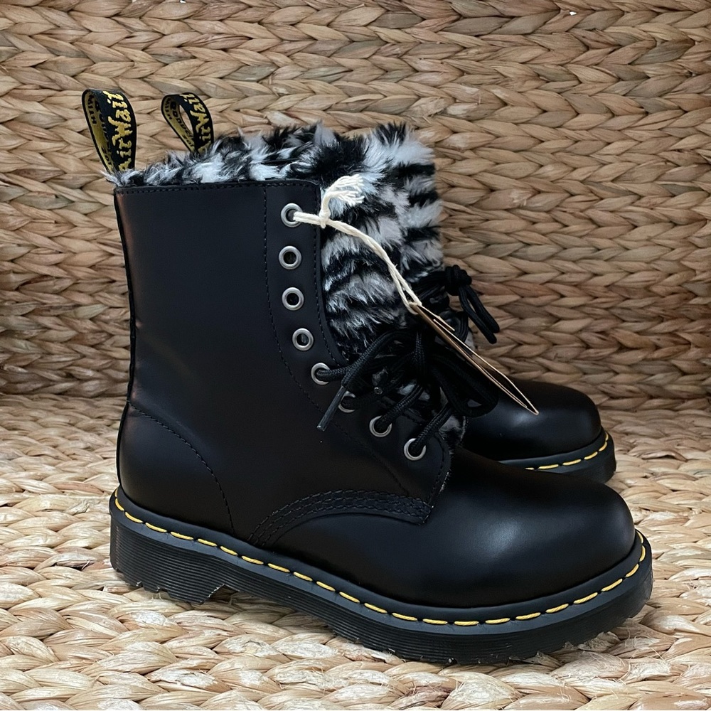Dr. Martens‎ 1460 Serena Zebra Boots - Picture 3 of 10